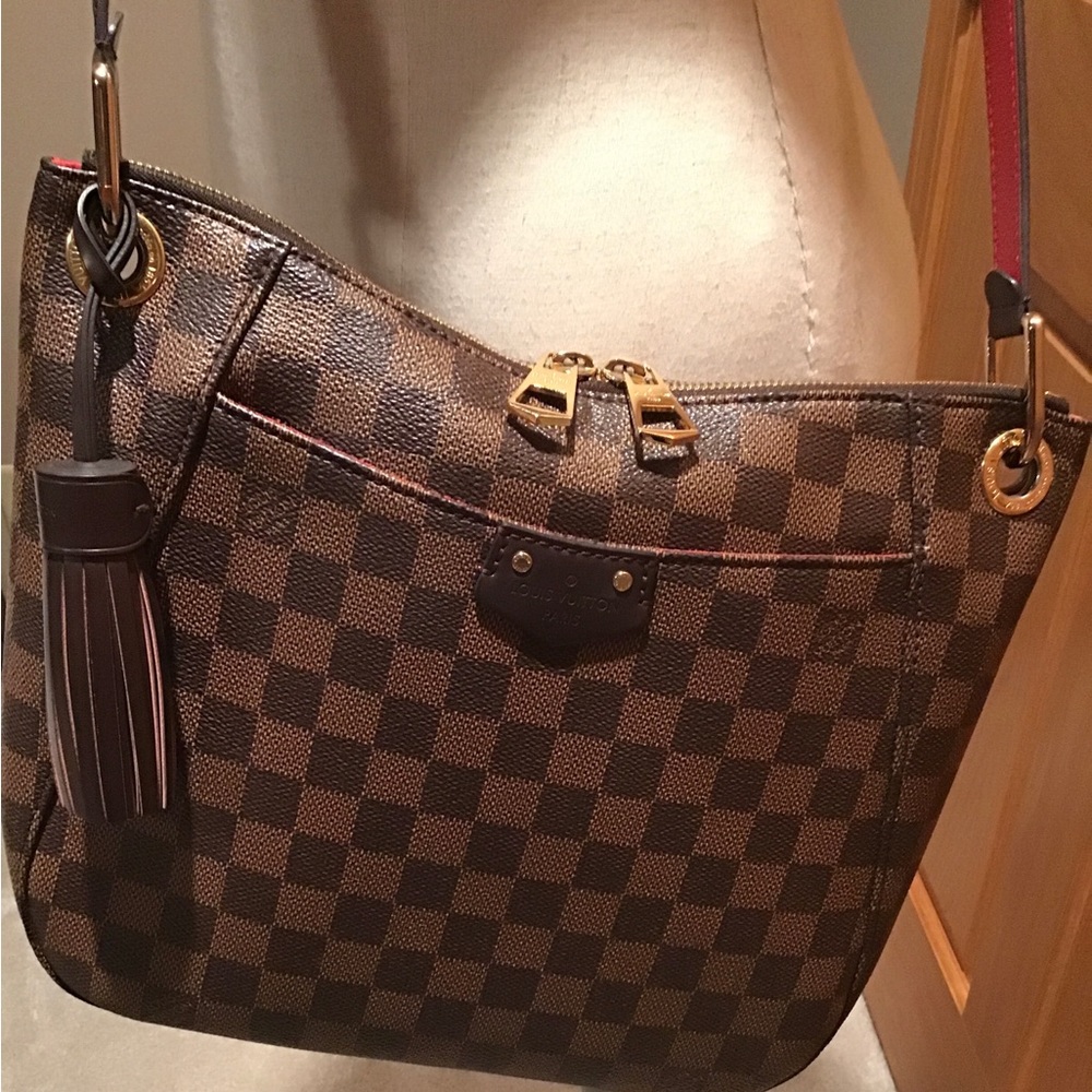 LOUIS VUITTON South Bank Besace